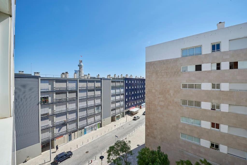 Modern Apartment In Parque Das Nacoes Lisboa Exterior foto